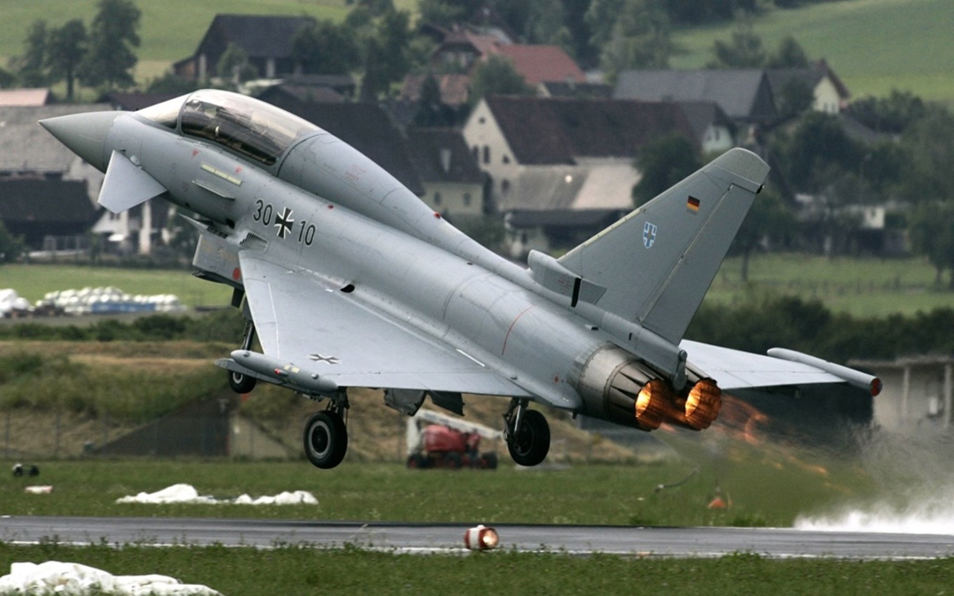 校园足球联赛推广体育文化氛围，校园足球推广学校方案